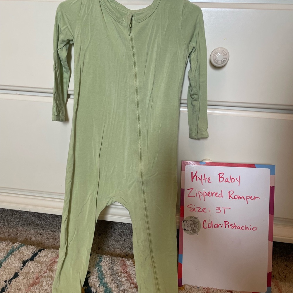 Kyte Baby Zippered Romper, Pistachio, 3T